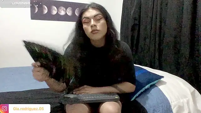 Snapshot of Ariana_Rodriguez_ chatting on 9, 7, 2026 Ariana Rodriguez online show from 9, 7, 2026