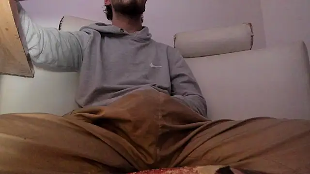 Snapshot of s_sven03 chatting on 11, 10, 2025 s sven03 online show from 11, 10, 2025