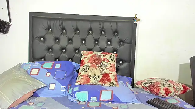 Darlyquenn11 online show from 1, 2, 2025