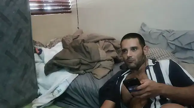 Snapshot of kevinbolena chatting on 25, 2, 2025 kevinbolena online show from 25, 2, 2025