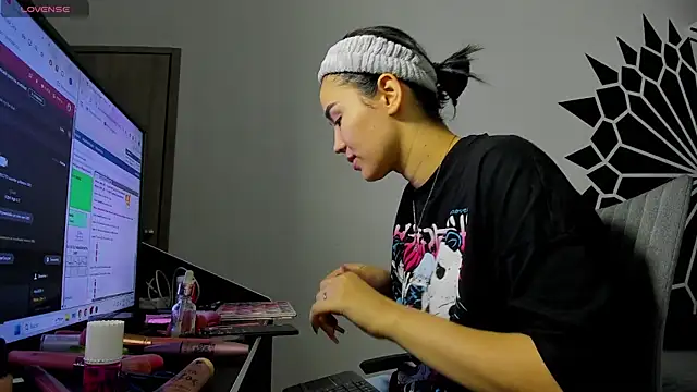 Rubi Sky online show from 8, 3, 2025