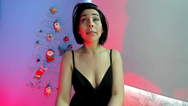 Snapshot of AdelleLennox_cg chatting on 18, 12, 2024 AdelleLennox cg online show from 18, 12, 2024