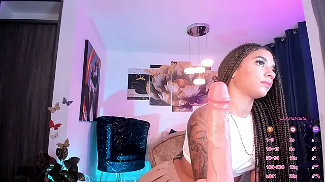 pretty pettite online show from 10, 2, 2025