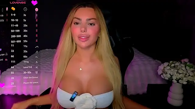 Snapshot of babyleilaa chatting on 22, 5, 2026 babyleilaa online show from 22, 5, 2026