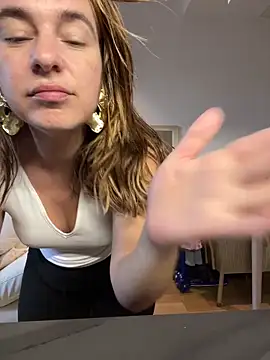 Snapshot of lyajoliee chatting on 17, 4, 2026 lyajoliee online show from 17, 4, 2026