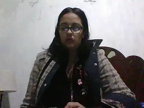 Snapshot of Samanthat33 chatting on 30, 12, 2024 Samanthat33 online show from 30, 12, 2024