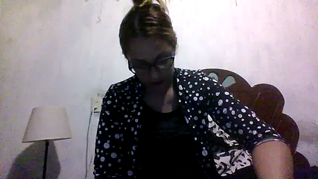 Snapshot of Samanthat33 chatting on 13, 11, 2025 Samanthat33 online show from 13, 11, 2025