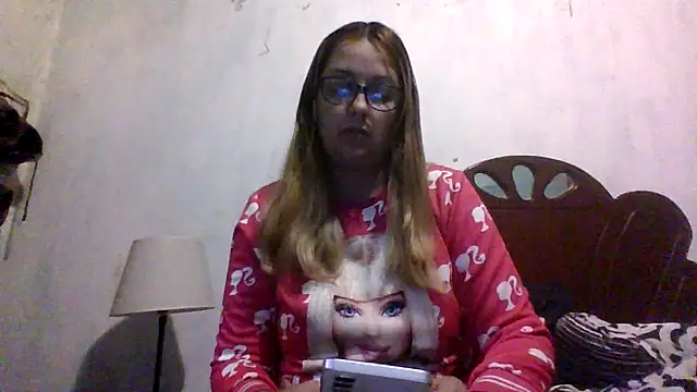 Snapshot of Samanthat33 chatting on 15, 11, 2025 Samanthat33 online show from 15, 11, 2025