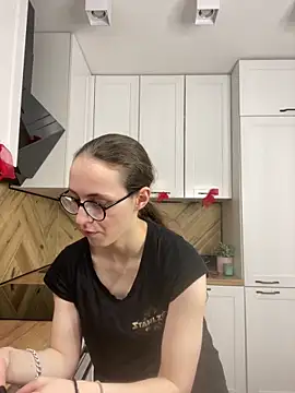 MartiniiSelenna online show from 6, 3, 2026