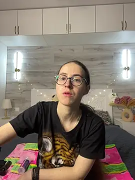 Snapshot of MartiniiSelenna chatting on 20, 5, 2026 MartiniiSelenna online show from 20, 5, 2026