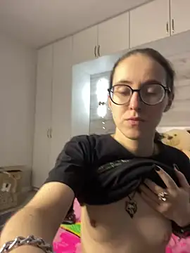 Snapshot of MartiniiSelenna chatting on 28, 5, 2026 MartiniiSelenna online show from 28, 5, 2026