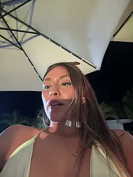 Snapshot of Rose-euphoria chatting on 4, 2, 2025 Rose-euphoria online show from 4, 2, 2025