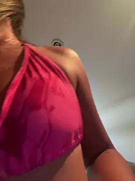 Snapshot of Rose-euphoria chatting on 9, 2, 2025 Rose-euphoria online show from 9, 2, 2025