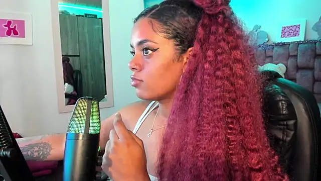 ladyrd1 online show from 18, 12, 2024