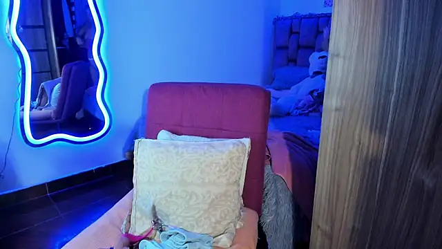 ladyrd1 online show from 14, 2, 2025