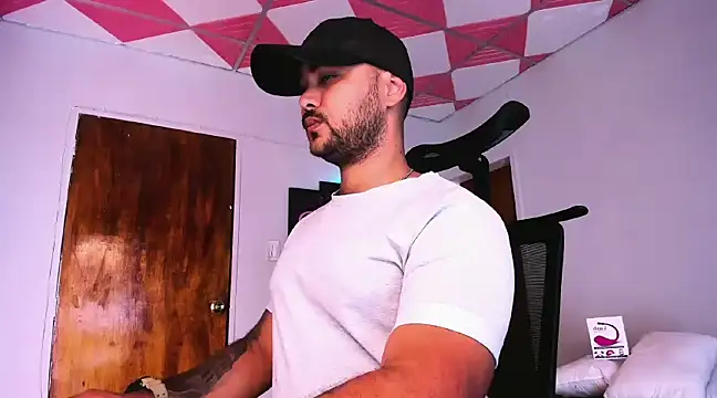 Snapshot of Sebas-hott chatting on 18, 12, 2024 Sebas-hott online show from 18, 12, 2024