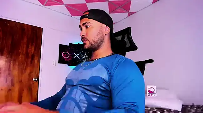 Snapshot of Sebas-hott chatting on 4, 1, 2025 Sebas-hott online show from 4, 1, 2025