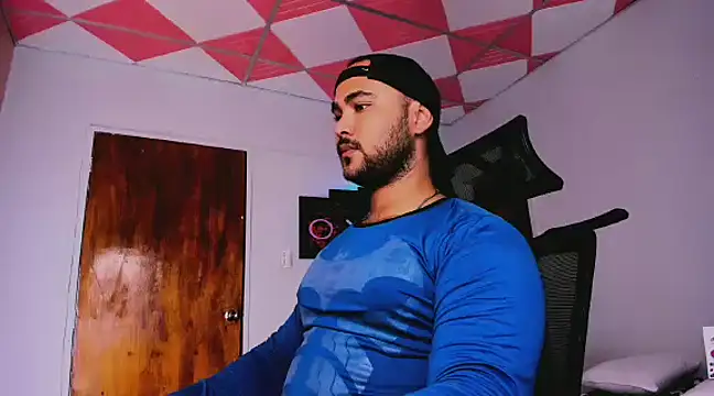 Snapshot of Sebas-hott chatting on 9, 2, 2025 Sebas-hott online show from 9, 2, 2025