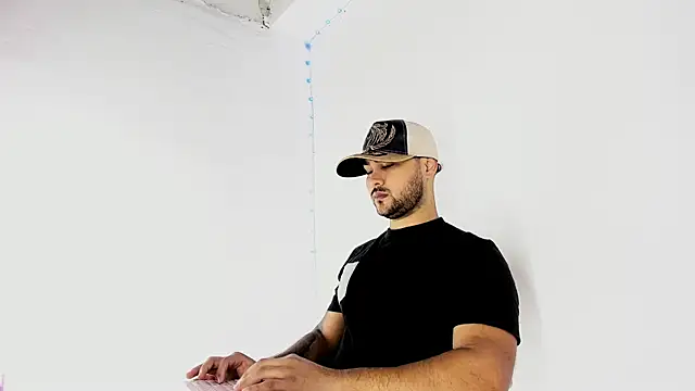 Snapshot of Sebas-hott chatting on 13, 9, 2025 Sebas-hott online show from 13, 9, 2025