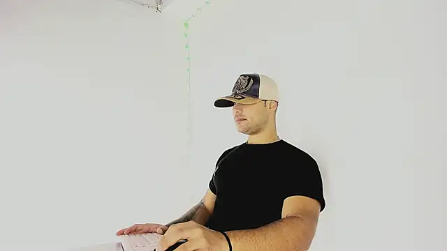 Snapshot of Sebas-hott chatting on 24, 9, 2025 Sebas-hott online show from 24, 9, 2025