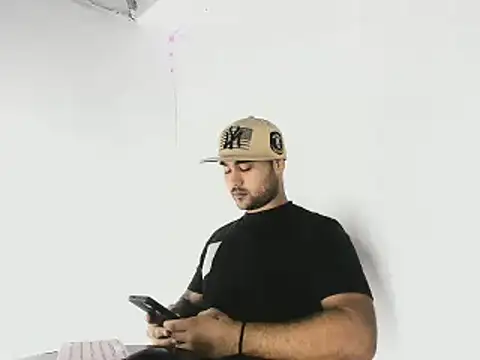 Snapshot of Sebas-hott chatting on 3, 10, 2025 Sebas-hott online show from 3, 10, 2025