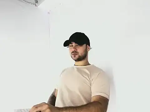 Snapshot of Sebas-hott chatting on 4, 10, 2025 Sebas-hott online show from 4, 10, 2025