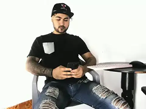 Snapshot of Sebas-hott chatting on 16, 10, 2025 Sebas-hott online show from 16, 10, 2025