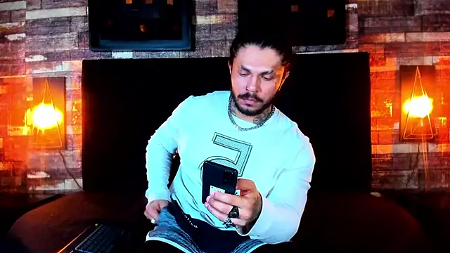 Van Velckan online show from 9, 12, 2024