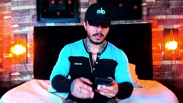 Van Velckan online show from 10, 12, 2024