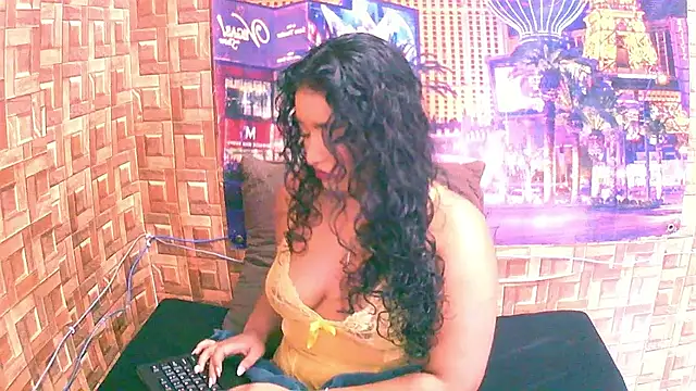 Snapshot of IndianAngel4u chatting on 21, 4, 2026 IndianAngel4u online show from 21, 4, 2026