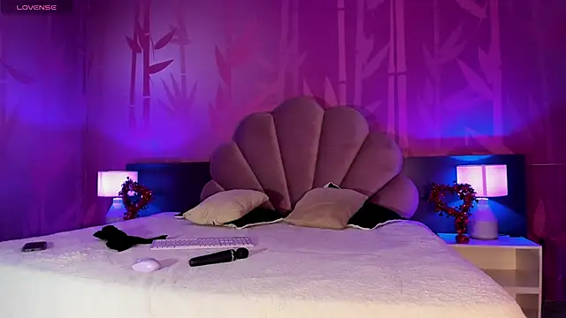 sabrinamilani online show from 14, 2, 2025