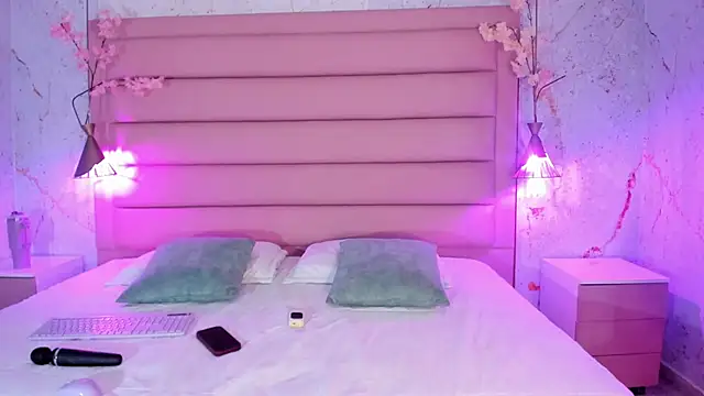 sabrinamilani online show from 14, 11, 2025