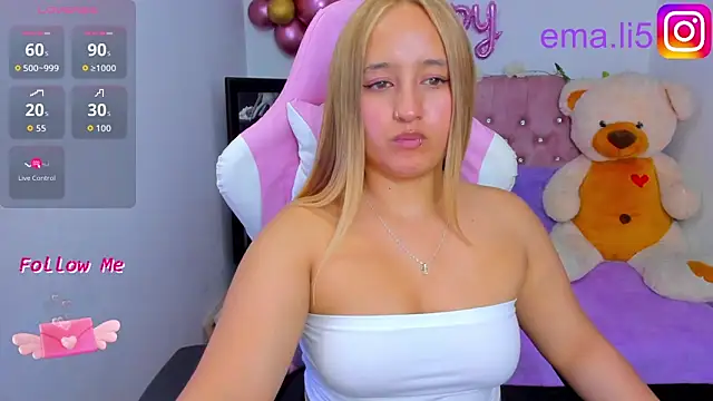 Snapshot of ema_tayy chatting on 25, 10, 2025 ema tayy online show from 25, 10, 2025