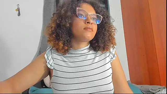 Snapshot of Ada_gales_ chatting on 4, 11, 2025 Ada gales online show from 4, 11, 2025