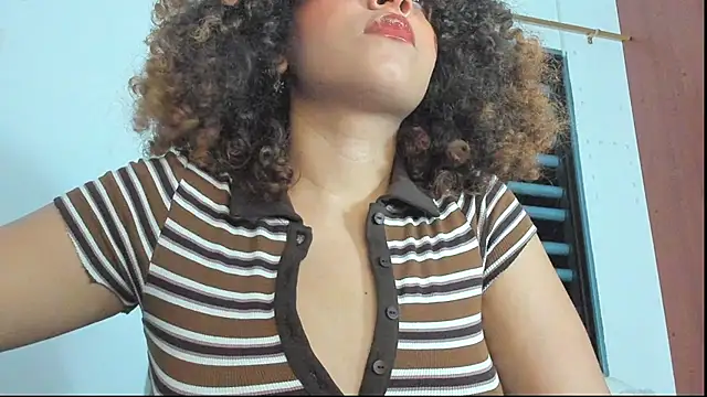 Snapshot of Ada_gales_ chatting on 11, 11, 2025 Ada gales online show from 11, 11, 2025