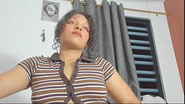 Snapshot of Ada_gales_ chatting on 28, 11, 2025 Ada gales online show from 28, 11, 2025