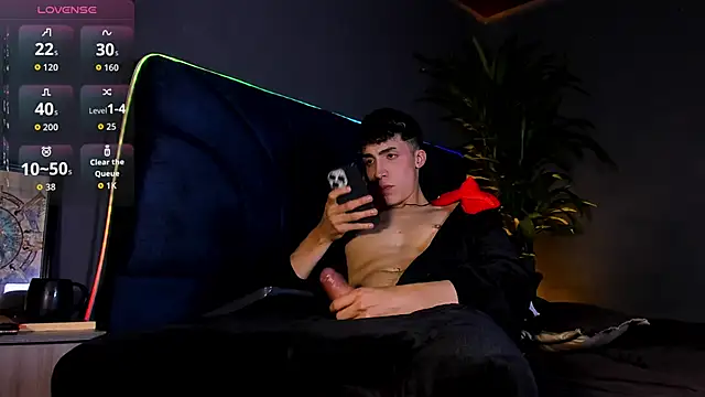 Snapshot of Angel_Snowhotxxx chatting on 4, 5, 2026 Angel Snowhotxxx online show from 4, 5, 2026