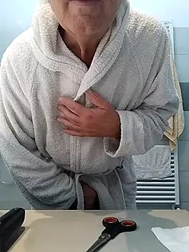 Snapshot of MATTIS11 chatting on 20, 11, 2025 MATTIS11 online show from 20, 11, 2025