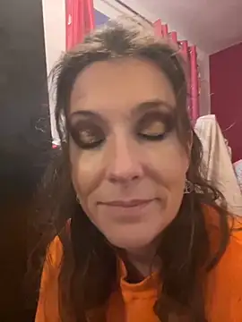 Snapshot of Lwhite1 chatting on 27, 10, 2025 Lwhite1 online show from 27, 10, 2025