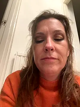 Snapshot of Lwhite1 chatting on 4, 11, 2025 Lwhite1 online show from 4, 11, 2025