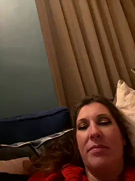 Snapshot of Lwhite1 chatting on 6, 11, 2025 Lwhite1 online show from 6, 11, 2025