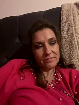 Snapshot of Lwhite1 chatting on 12, 11, 2025 Lwhite1 online show from 12, 11, 2025