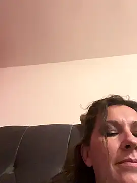 Snapshot of Lwhite1 chatting on 19, 11, 2025 Lwhite1 online show from 19, 11, 2025