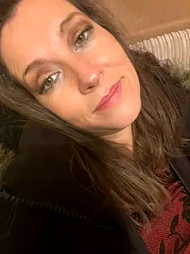 Snapshot of Lwhite1 chatting on 20, 11, 2025 Lwhite1 online show from 20, 11, 2025