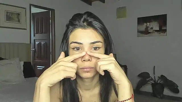 Snapshot of AnaHenao chatting on 2, 2, 2026 AnaHenao online show from 2, 2, 2026