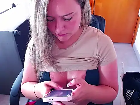 KikaxLove online show from 11, 3, 2026