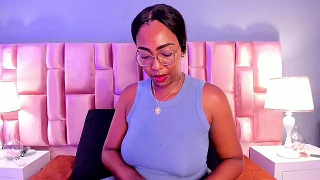 Snapshot of dirtyvictoria chatting on 18, 9, 2025 dirtyvictoria online show from 18, 9, 2025