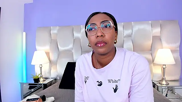 Snapshot of dirtyvictoria chatting on 13, 10, 2025 dirtyvictoria online show from 13, 10, 2025