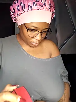 Snapshot of CocoBootyyy chatting on 3, 5, 2026 CocoBootyyy online show from 3, 5, 2026