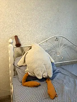 BeatriceTender online show from 3, 12, 2025